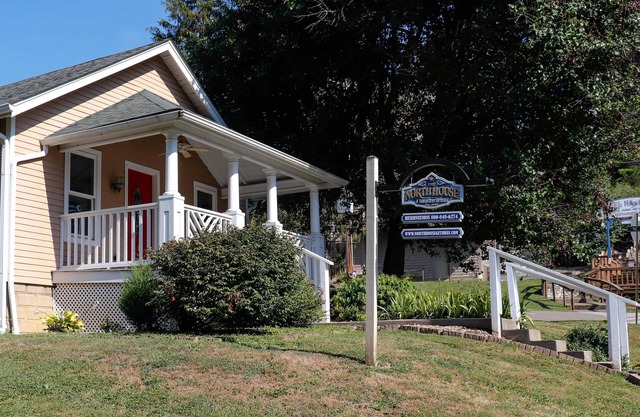 3BR, 2BA
