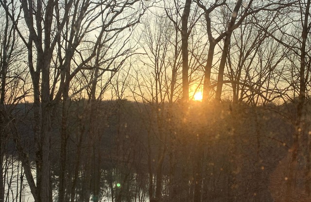 3BR/ 2BA with a loft 2300 sqft home by the lake!!!