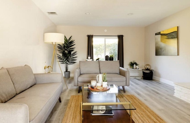3BR/2BR Home away near LAX