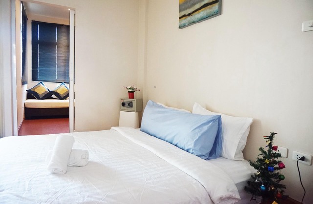 3BR, 3 storey hometown, perfect for big group