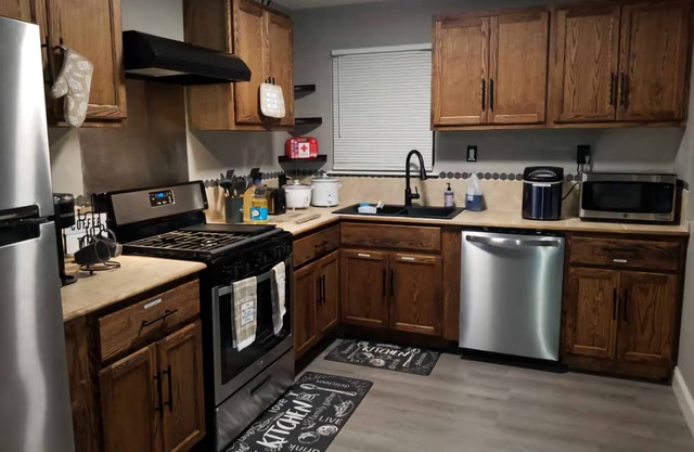 3BR/5Beds/2.5 BA Home- 5 minutes from Pleasure Island!