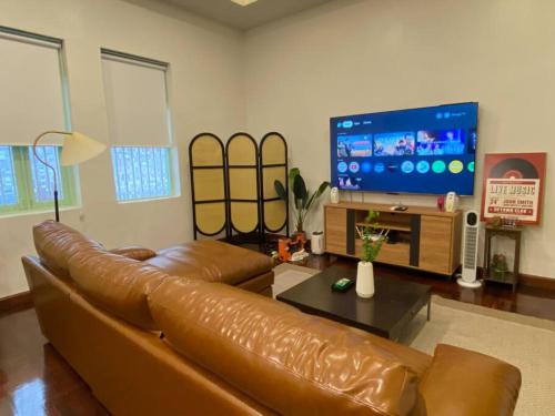 3BR 5BedVilla Silom China town BTS Surasak Special offer