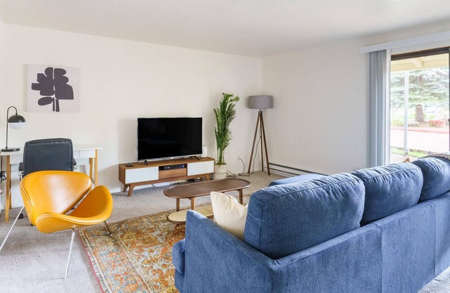 3BR Apartment in Tualatin + Amenities