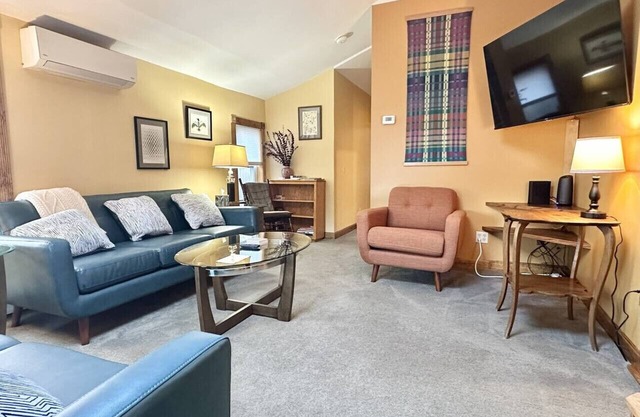 3BR Apt Center of Bar Harbor! [Blueberry Bungalow]