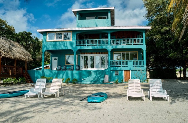 3BR Beachfront Villa w/Pool & Ocean Views