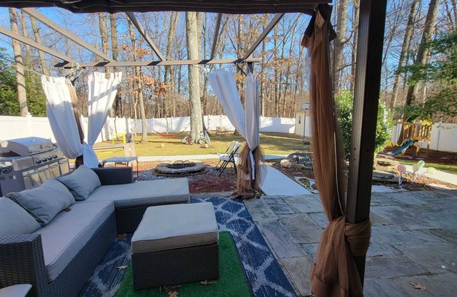 3BR Cozy, Private and Spacious Family House with plenty of Amenities.