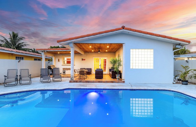 3BR Home in Heart of Miami, Pool, Parking
