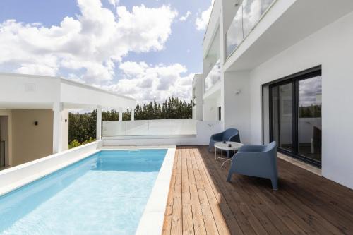 3BR Oasis With Pool by LovelyStay