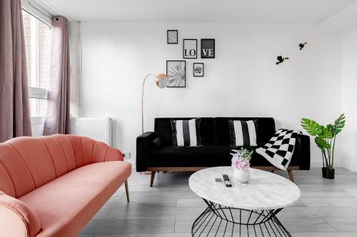 3BR Off A13 , Sleeps 6, 2mins to Langdon DLR,Free Parking
