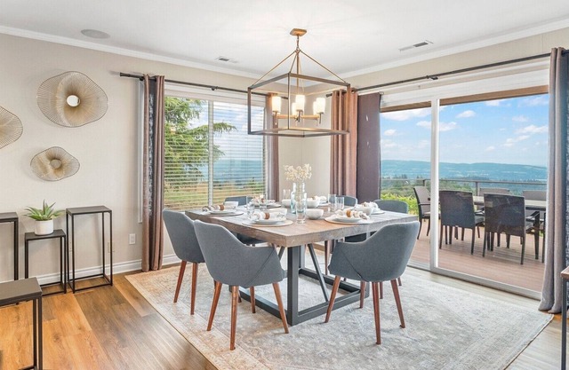 3BR Oregon Wine Country Home - Vineyard and Mountain Views