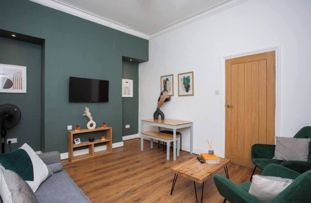 3BR Retreat | High Barnes | Wifi