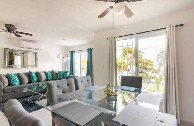 3BR+Studio Rooftop Bar/3 min to beach/Ferry!