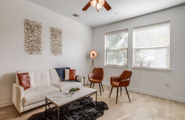 3BR Townhome Next to UT With Garage 8465