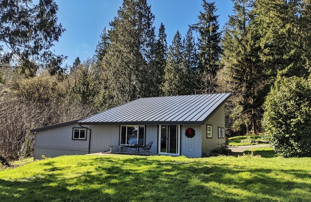3br w/beach access, large garden, beautiful views
