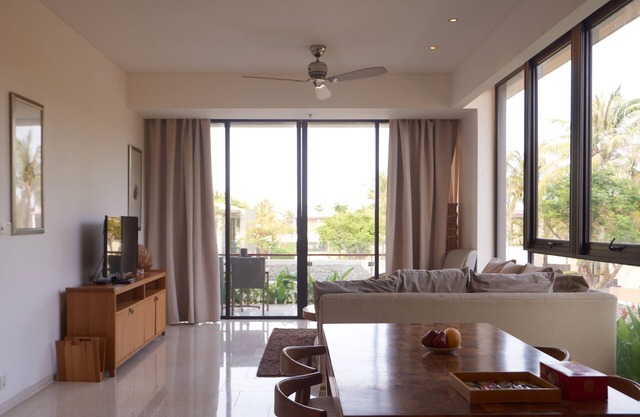 3BRs Apartment with a Garden - Pool view