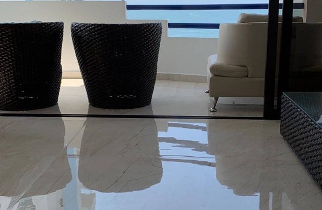 3MR8 APARTAMENTO FRENTE AL MAR
