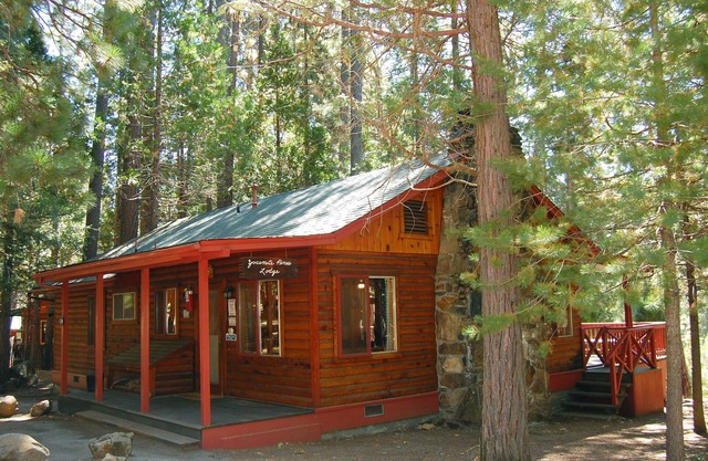(3N) Lockwood Lodge at The Redwoods In Yosemite