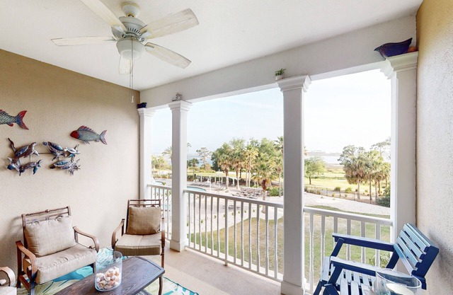3rd-floor beach & pool-view condo with outdoor pool, hot tub, grills, balcony
