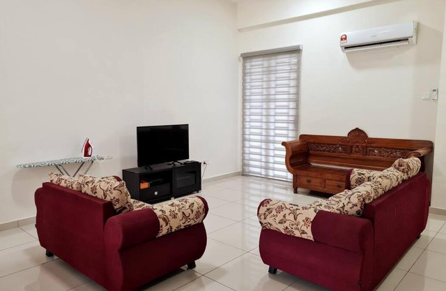 3Storey House 13Pax Family Suite