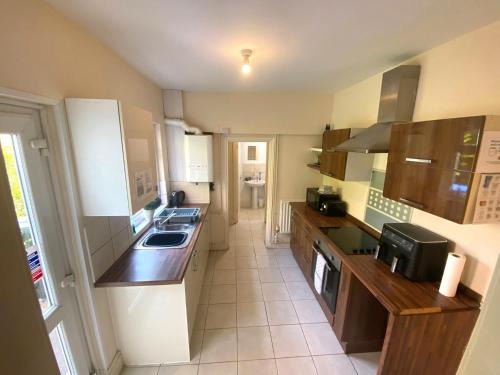 4-5 Bedroom House For Corporate Stays in Kettering