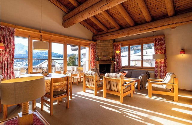 4.5 room family apartment in Flims with sunny terrace and garden access.
