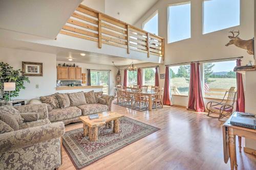 4 Acres and Mtn Views Cabin with Deck in Florissant