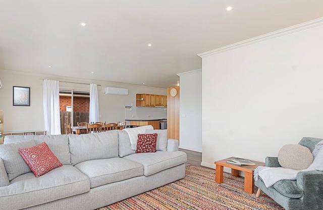 4 Allan Street - Well cared for 2 bedroom home in quiet street of Port Fairy