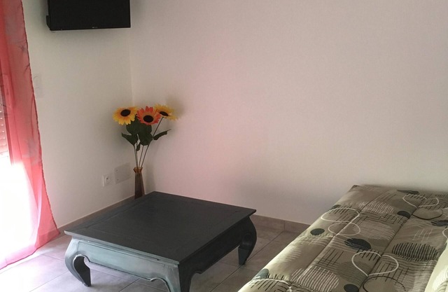 4 apartments in villa in the quiet countryside with pool, near sea