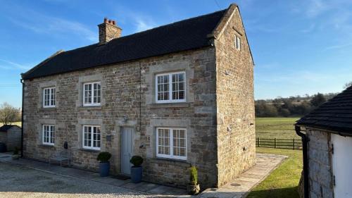 4 Bed Farmhouse Alton Towers Chatsworth Polar Bear