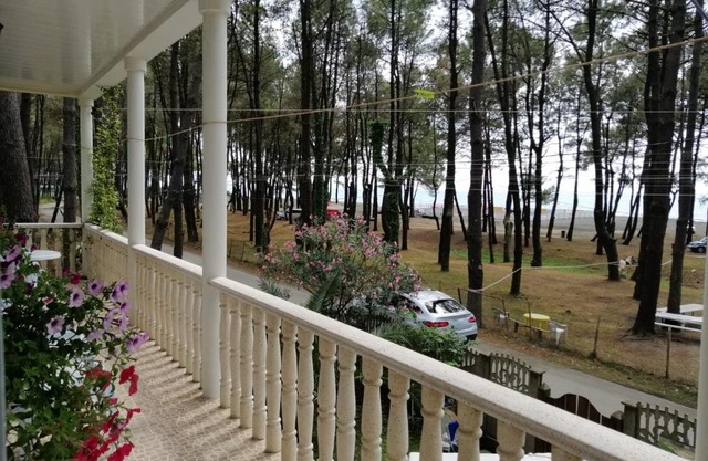 4 Bed Villa-Sleeps 8-Parking-Garden-Sea View