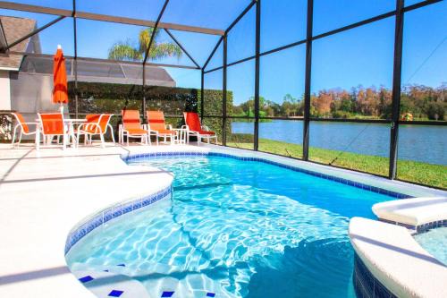 4 Bed Villa Tranquil Lakeview PoolSpa Game Room