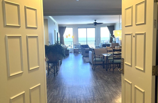 4 Bedroom 3 Bath DIRECT OCEAN FT, GATED COMMUNITY!