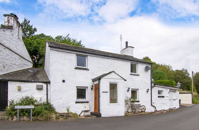 4 bedroom accommodation in Lindale, near Grange-over-Sands