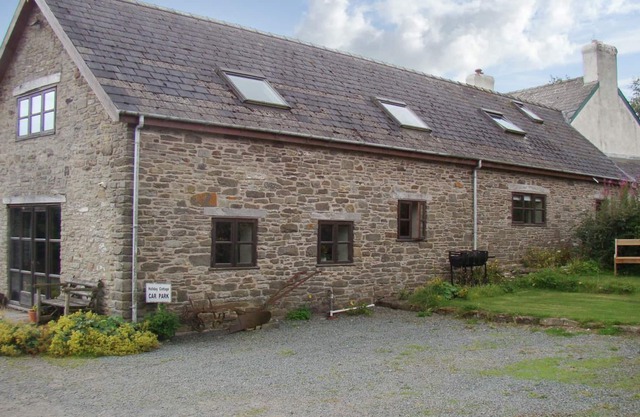 4 bedroom accommodation in Painscastle, near Hay-on-Wye