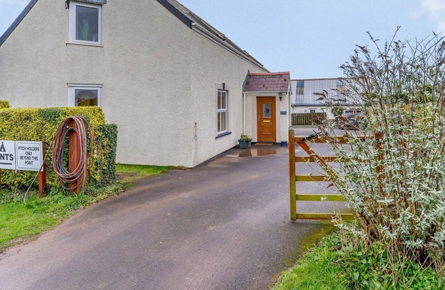 4 bedroom accommodation in Hasguard Cross, near Haverfordwest