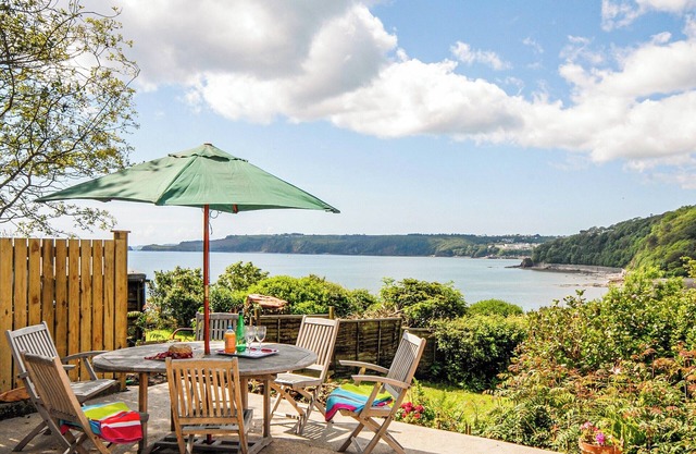 4 bedroom accommodation in Wiseman&rsquo;s Bridge, near Saundersfoot