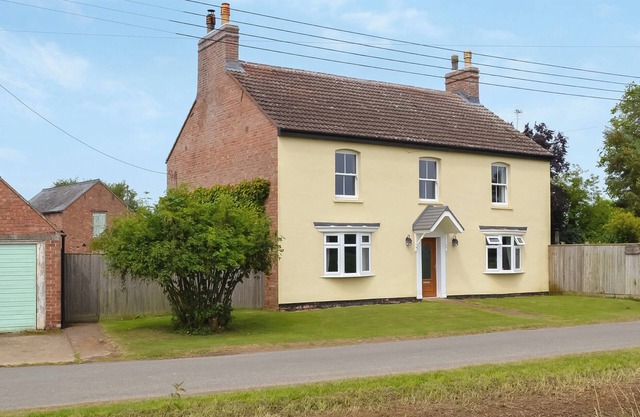 4 bedroom accommodation in Long Sutton