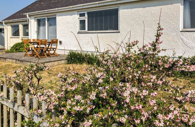 4 bedroom accommodation in Criccieth, near Porthmadog