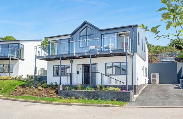 4 bedroom accommodation in Appledore, near Westward Ho!