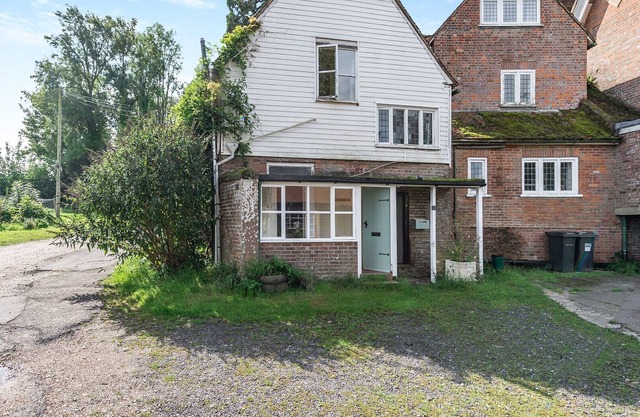 4 bedroom accommodation in Westfield, near Hastings
