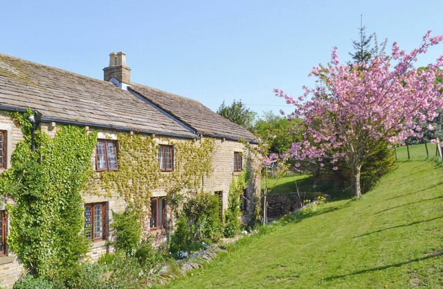 4 bedroom accommodation in Kettleshulme, near Whaley Bridge