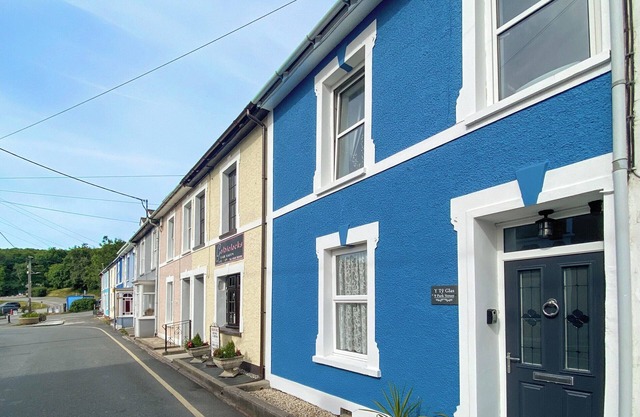 4 bedroom accommodation in New Quay