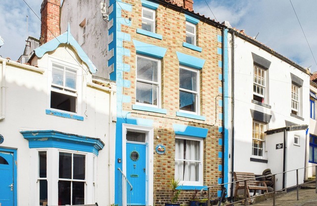 4 bedroom accommodation in Staithes