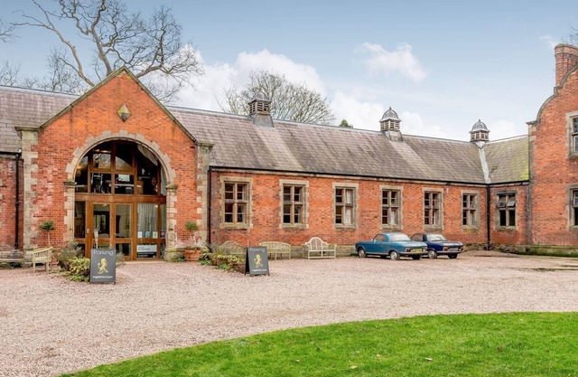 4 bedroom accommodation in Ingestre, near Stafford