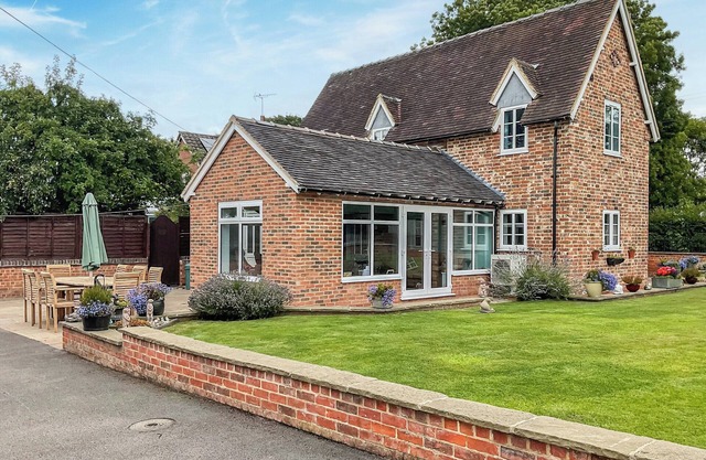 4 bedroom accommodation in Stowe-by-Chartley, near Stafford