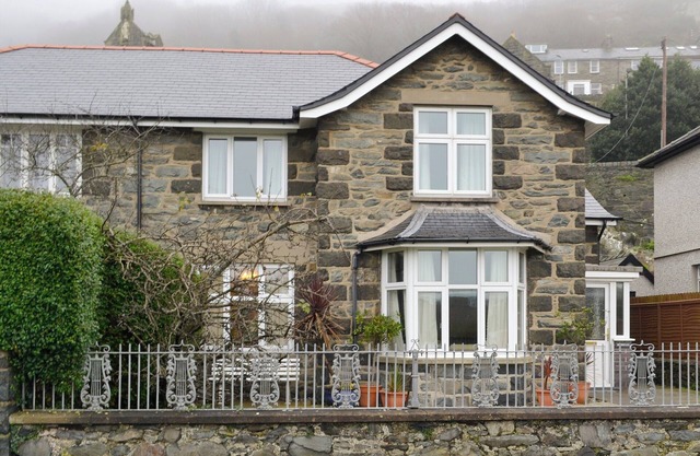 4 bedroom accommodation in Barmouth, near Dolgellau