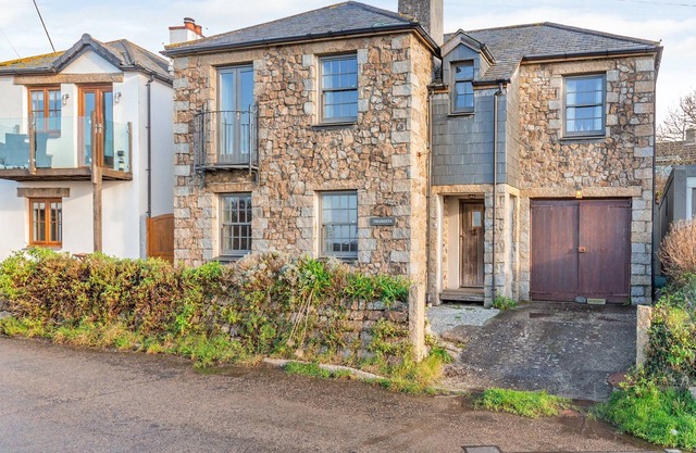 4 bedroom accommodation in Kuggar, near Helston