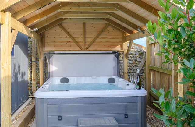 4 bedroom accommodation in Bacton