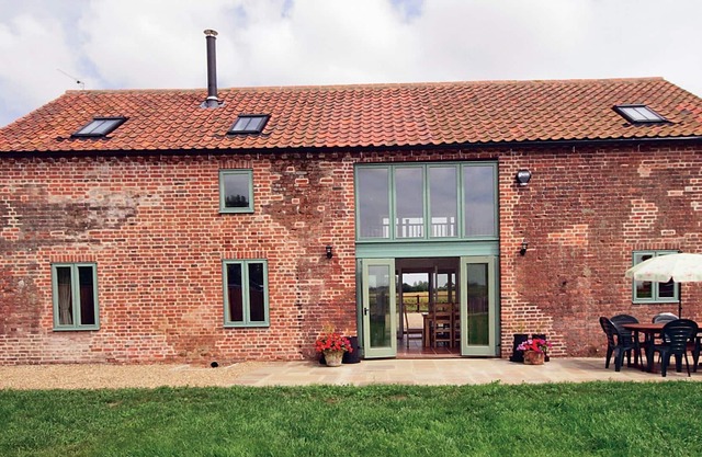 4 bedroom accommodation in North Cove, Beccles