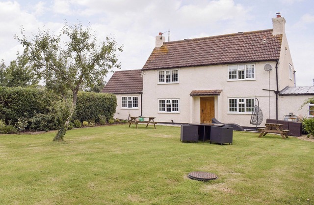4 bedroom accommodation in Hornby